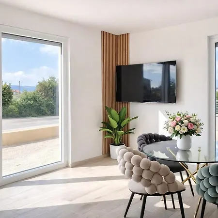 Appartamento Modern Apartment-close To Main Kaštela