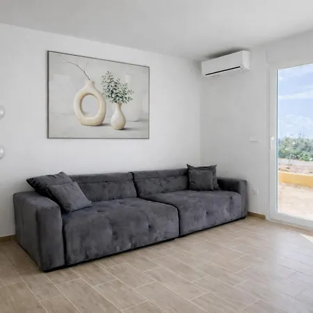 Lägenhet Modern Apartment-close To Main Kaštela